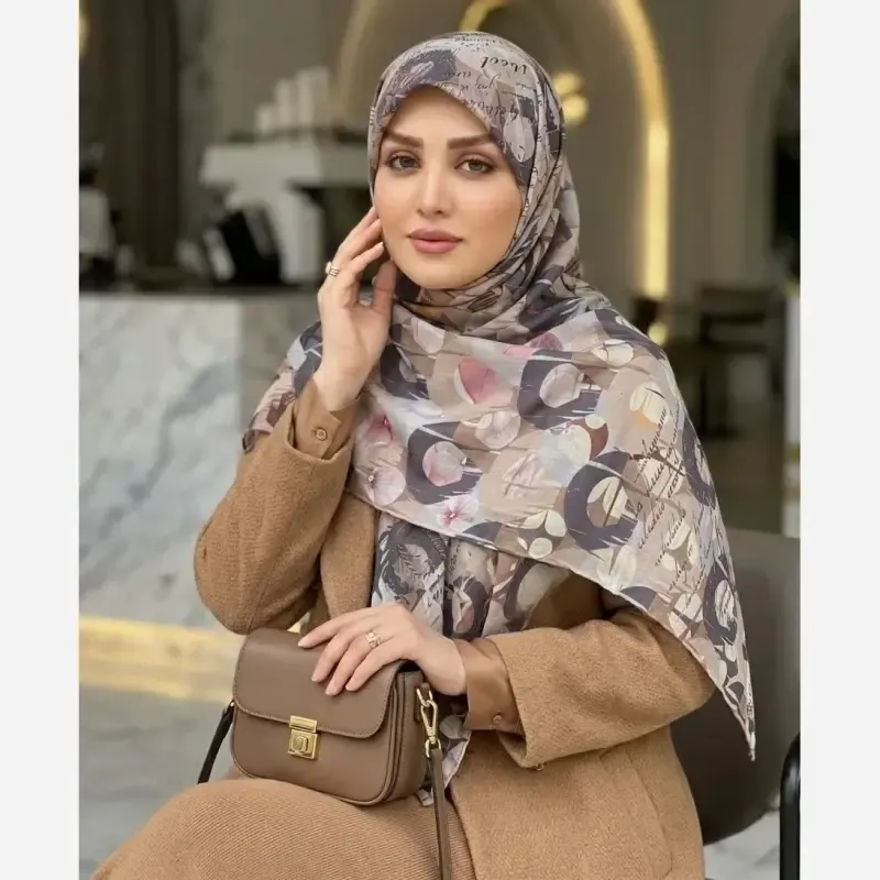 روسری نخ کاستوم سیتو طرح رِسپینا قواره بزرگ 140 سانتیمتر دور دست دوز