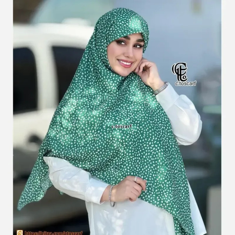 روسری نخی کاستوم طرح سپید قواره 110 دور دوخت بدون لیز خوردگی