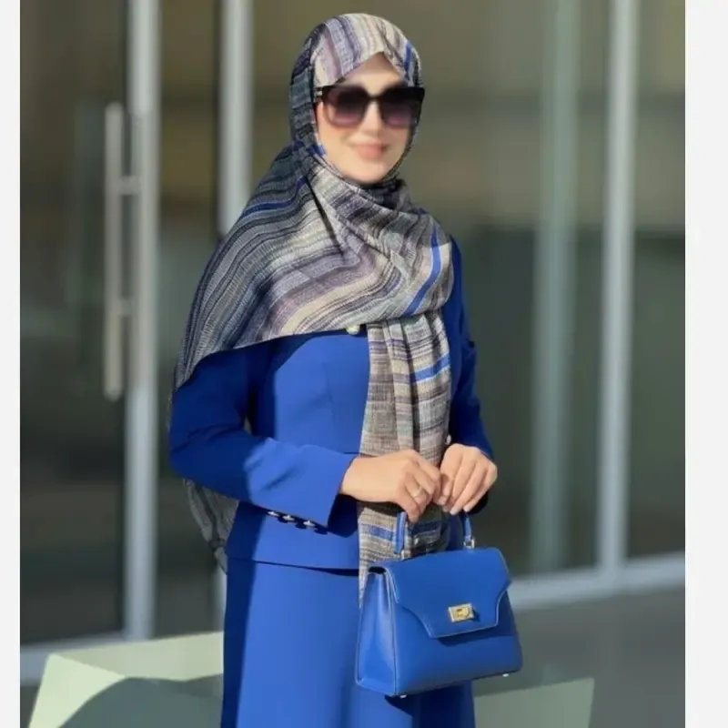 روسری مجلسی طرح سنا قواره 140 نخ کاستوم دور دوخت بدون لیز خوردگی