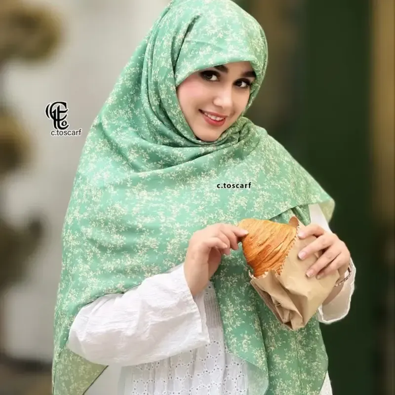 روسری نخی کاستوم طرح سوگند سبز سایز 140 چرخ دوز بدون پرزدهی