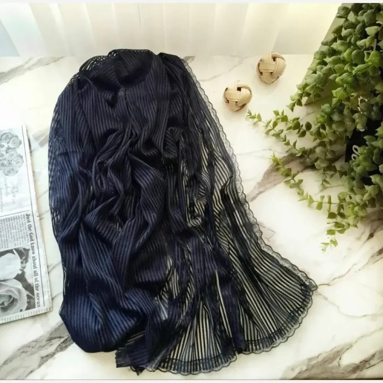 شال توری میله ای دور دانتل قواره 180 در 72 سانت مناسب استفاده روزمره